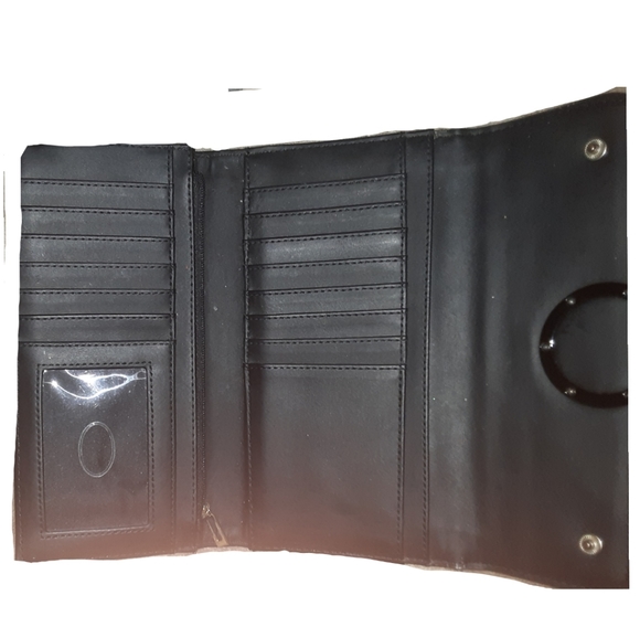 Gator Embossed long Wallet by GUESS - Picture 4 of 5